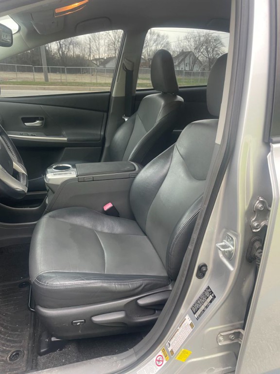 2014 Toyota Prius Image 8