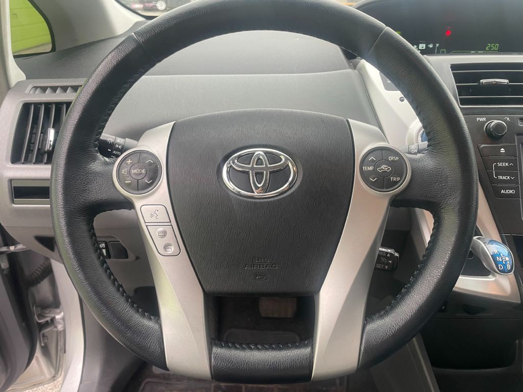 2014 Toyota Prius Image 10