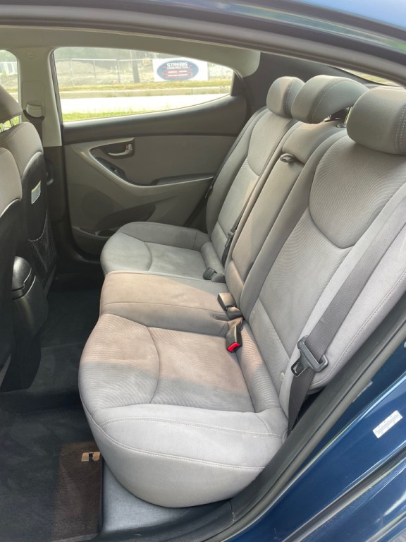 2015 Hyundai Elantra Image 8