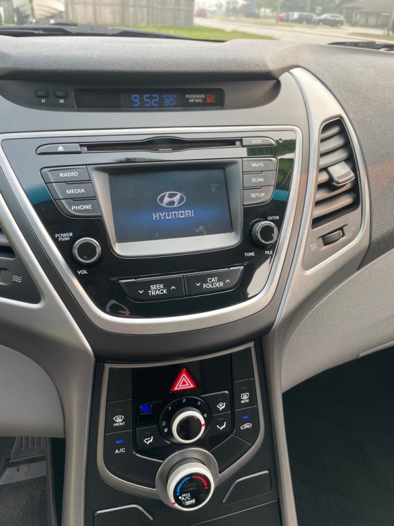 2015 Hyundai Elantra Image 10