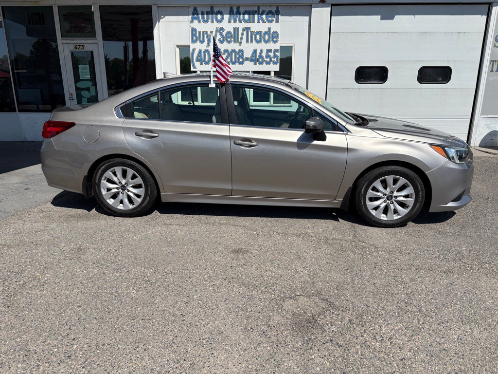 2016 Subaru Legacy Image 2