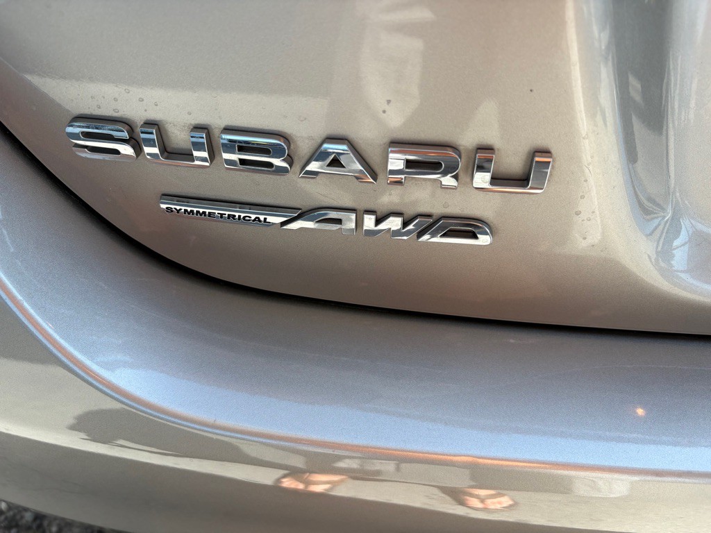 2016 Subaru Legacy Image 8