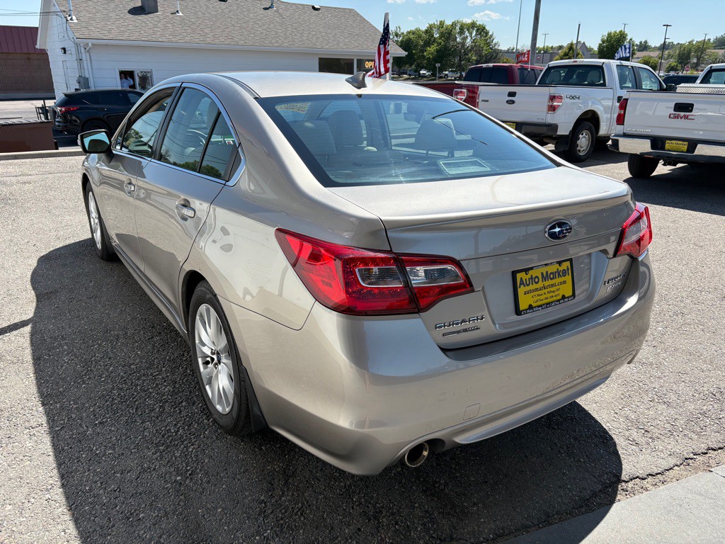 2016 Subaru Legacy Image 9