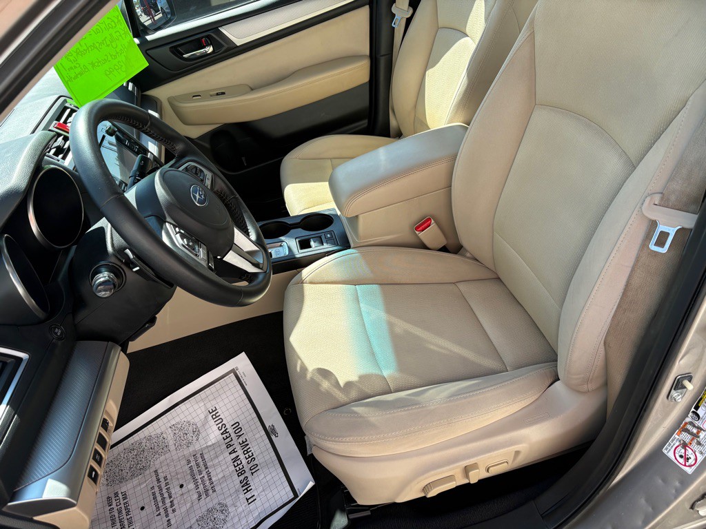 2016 Subaru Legacy Image 10