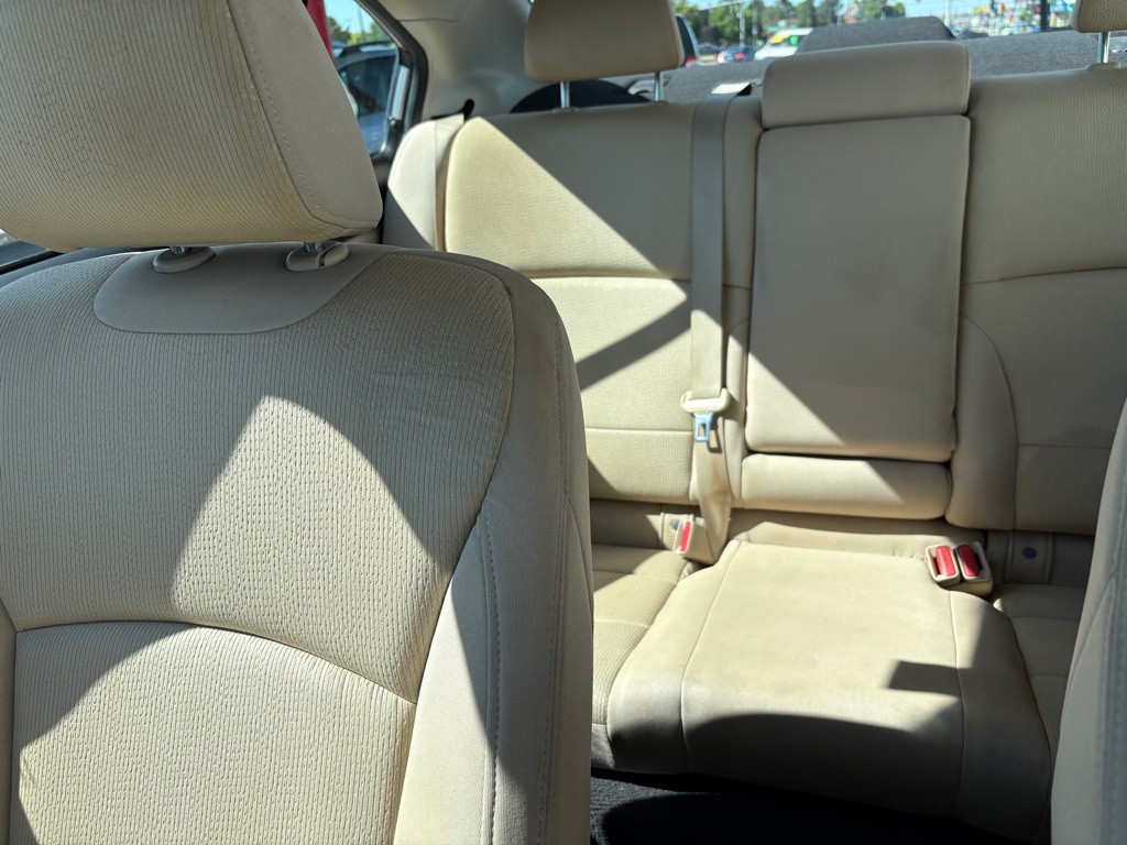 2016 Subaru Legacy Image 24