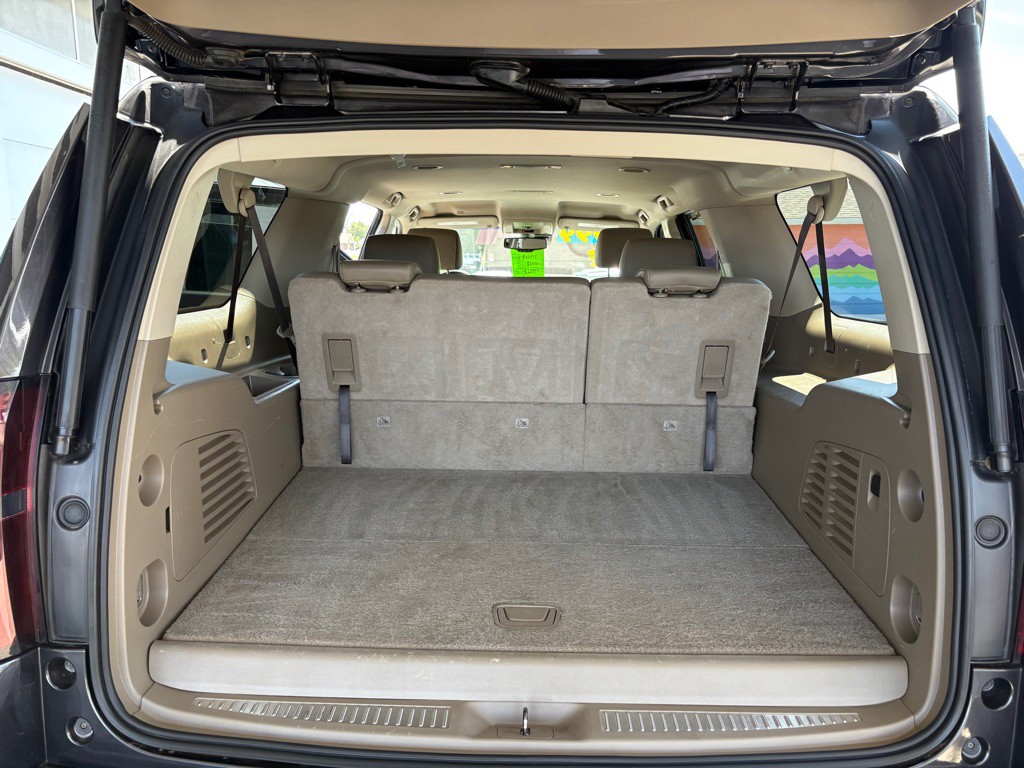 2018 Chevrolet Suburban Image 16