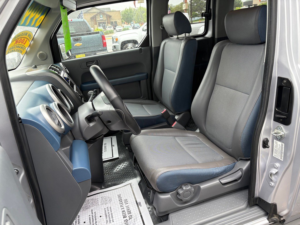 2004 Honda Element Image 8