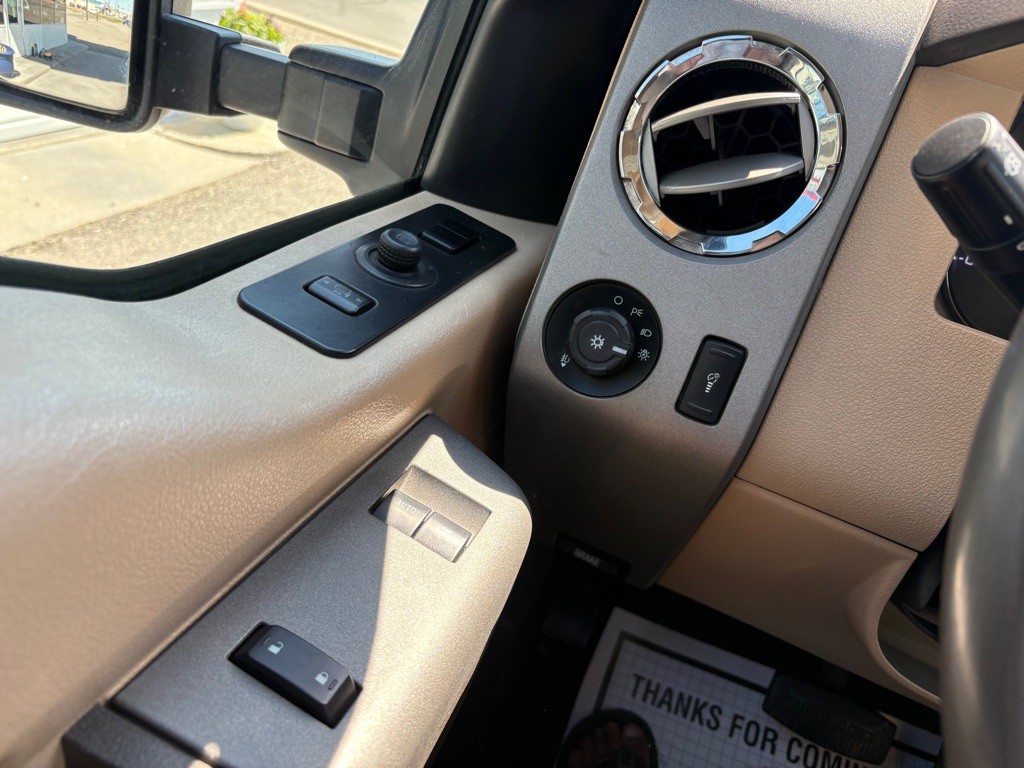 2011 Ford F-250 Image 17