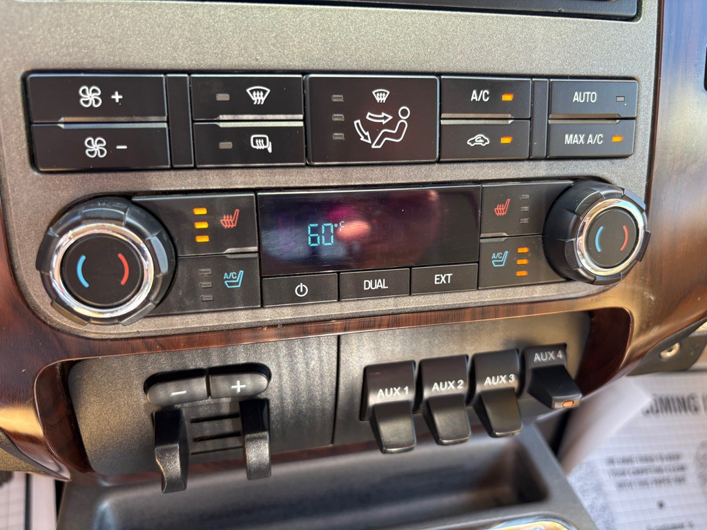 2011 Ford F-250 Image 24