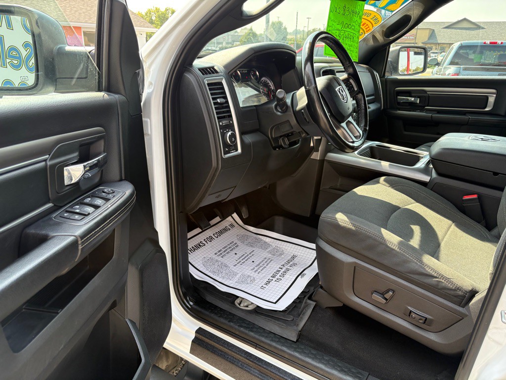 2021 RAM 1500 Image 9