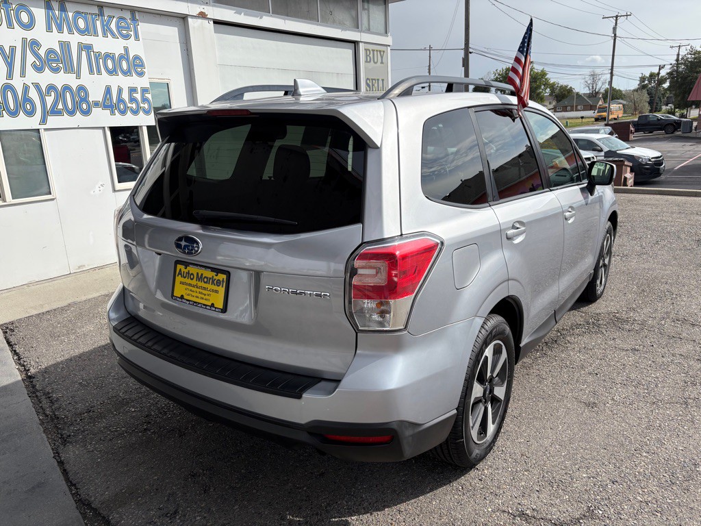 2017 Subaru Forester Image 6