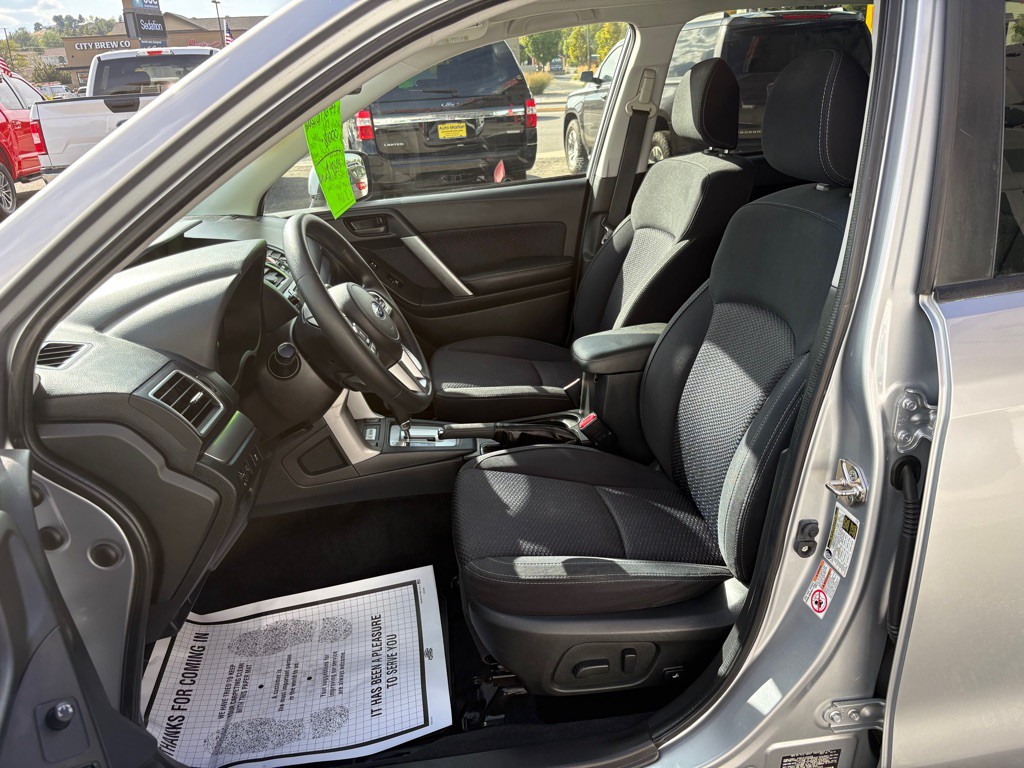 2017 Subaru Forester Image 9