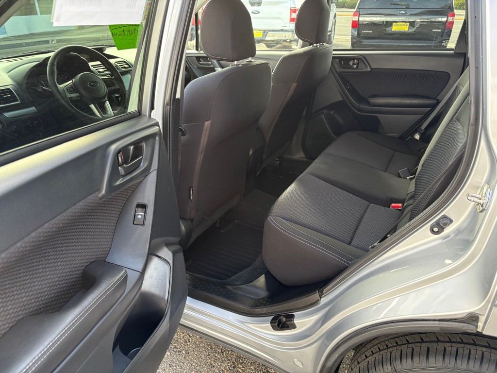 2017 Subaru Forester Image 12