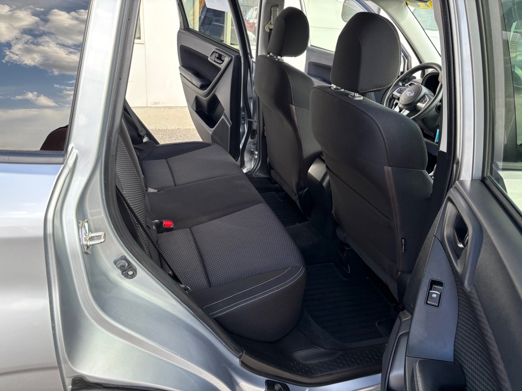 2017 Subaru Forester Image 14