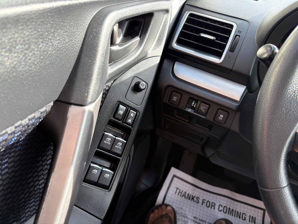 2017 Subaru Forester Image 17
