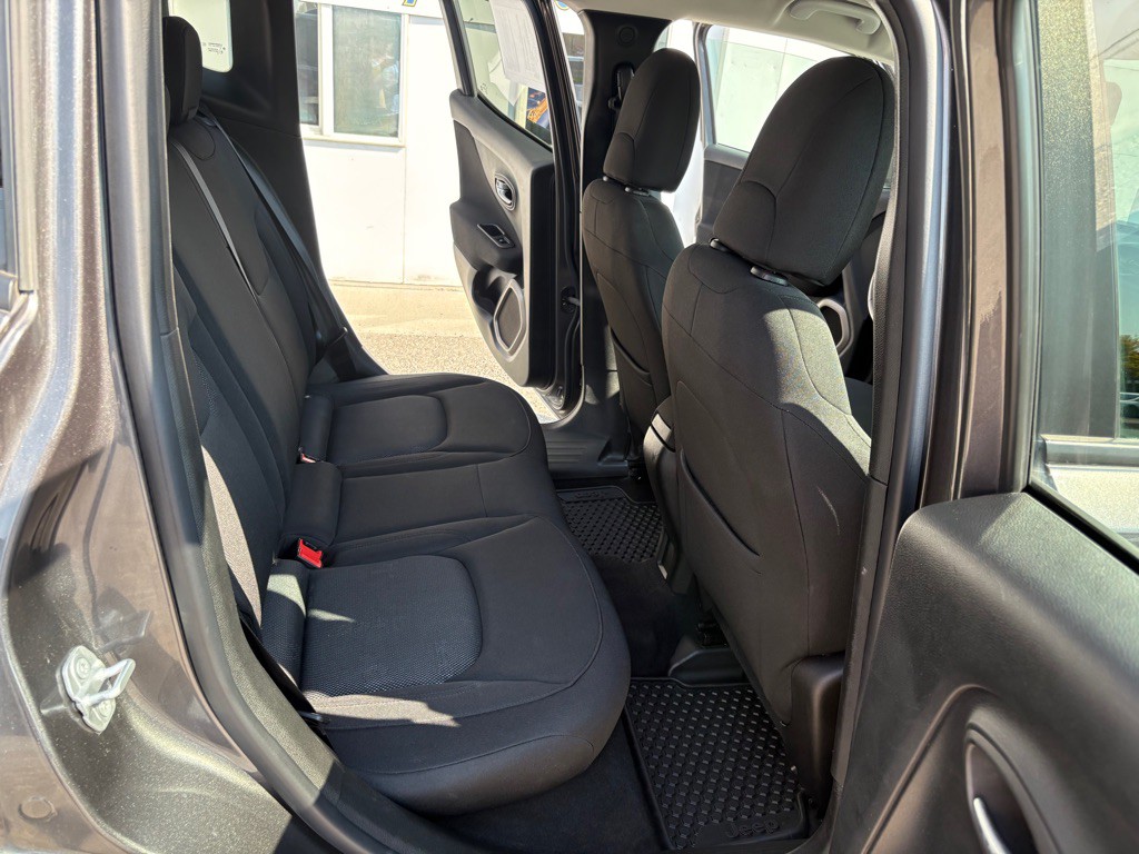 2017 Jeep Renegade Image 16