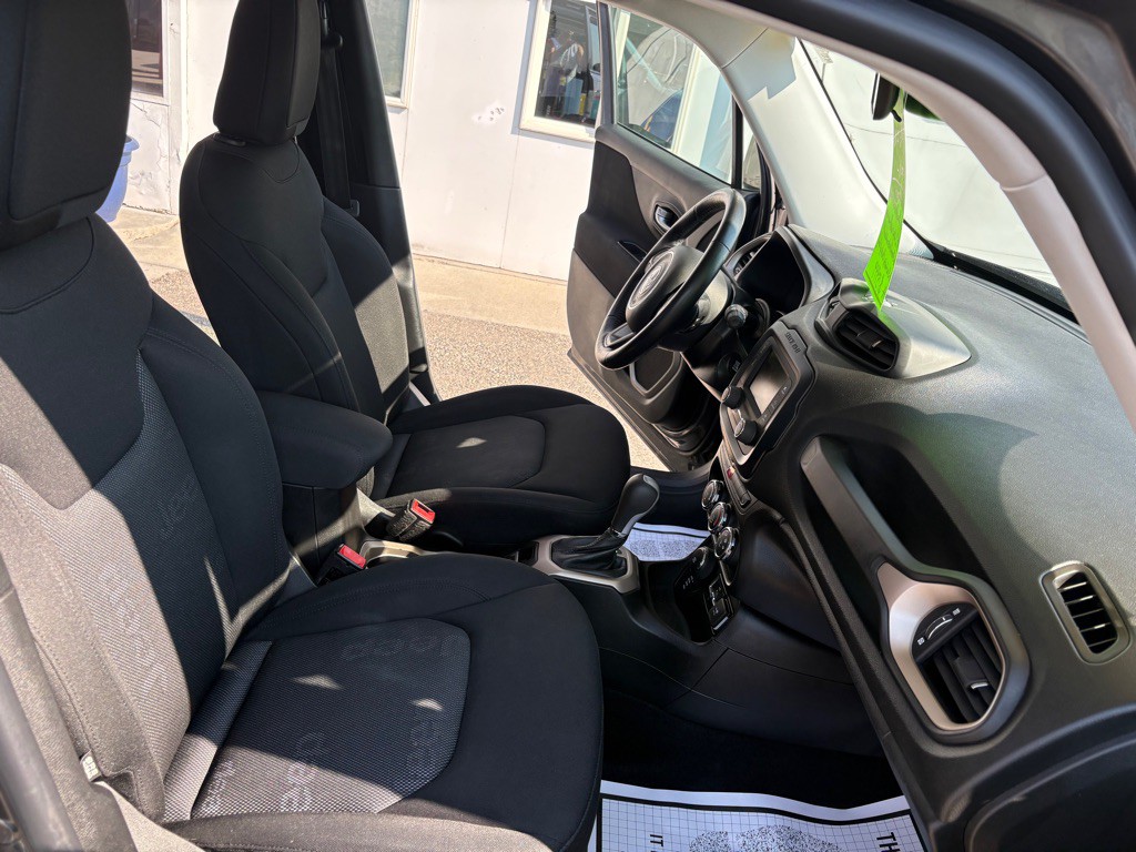2017 Jeep Renegade Image 17