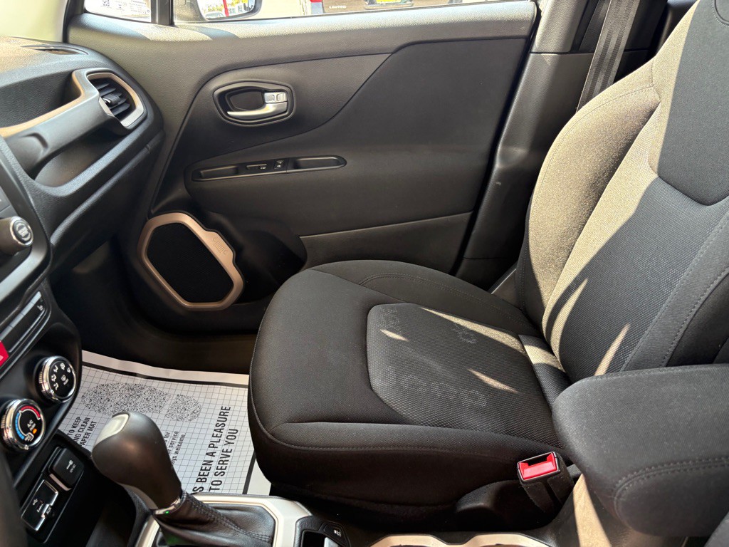 2017 Jeep Renegade Image 22