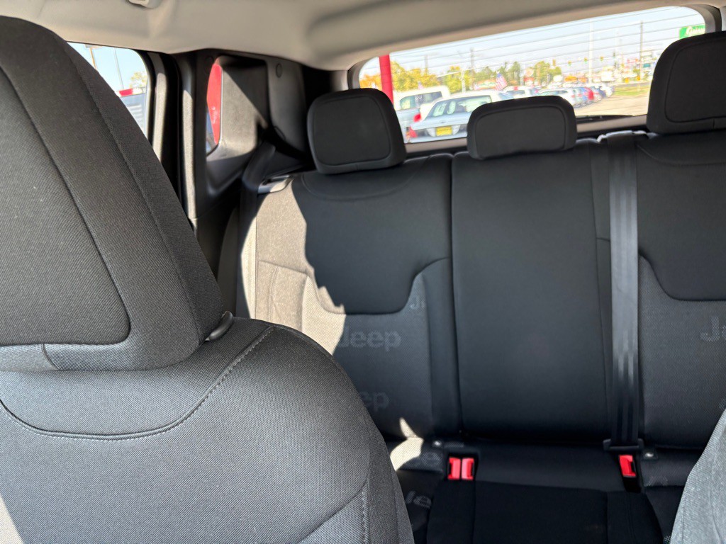 2017 Jeep Renegade Image 23