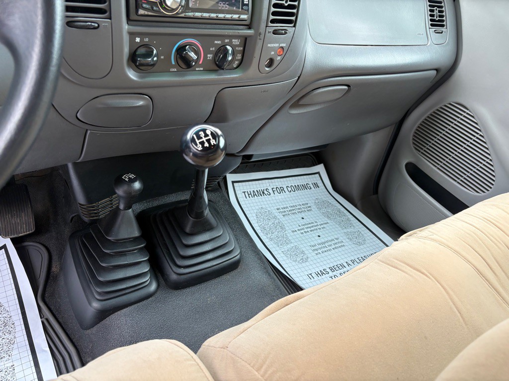 2000 Ford F-150 Image 8