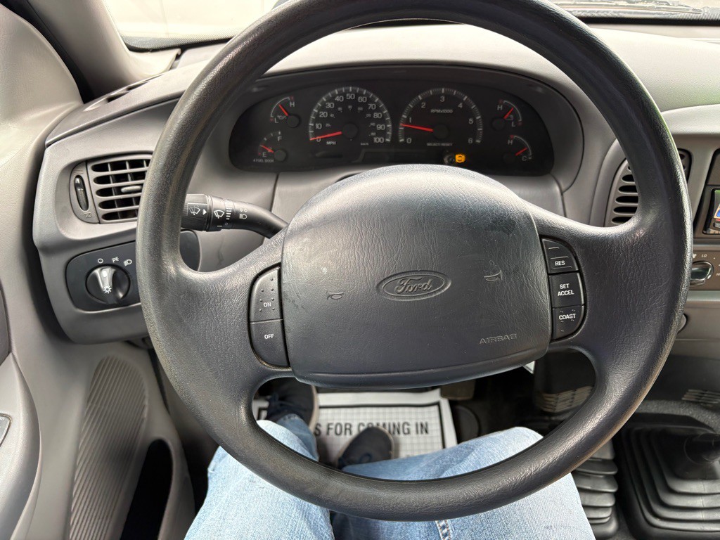 2000 Ford F-150 Image 16