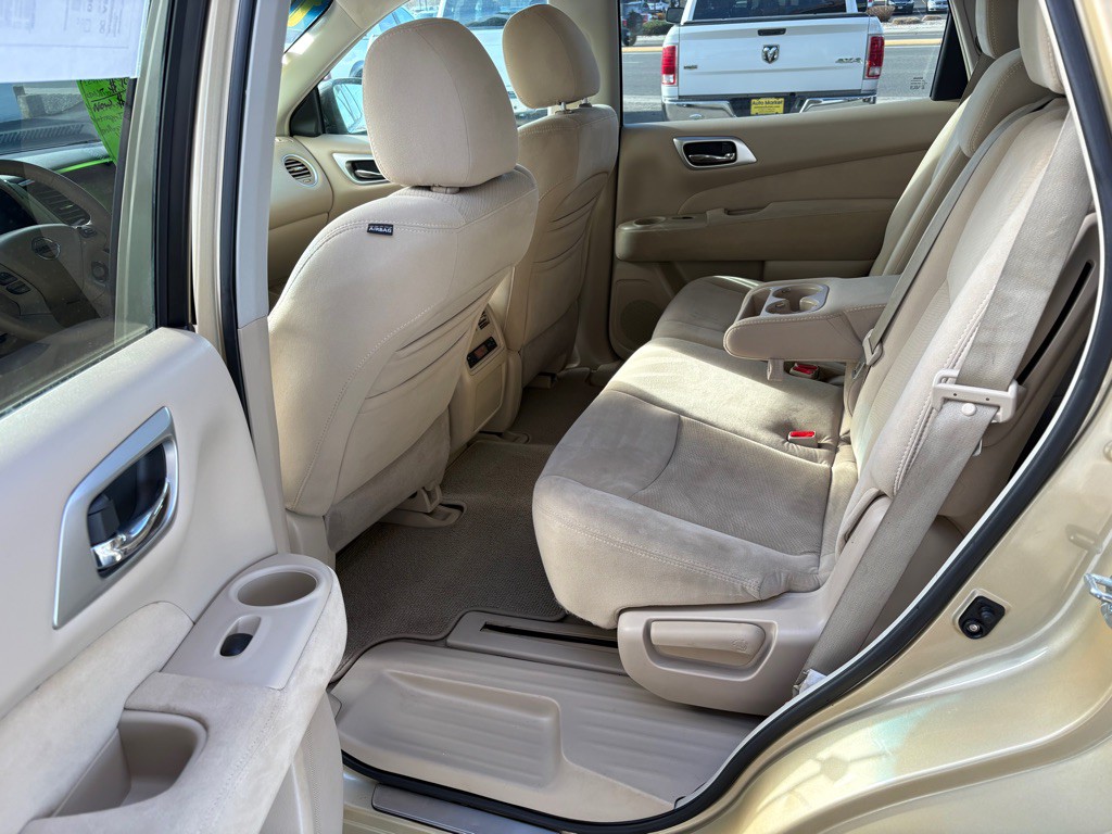 2013 Nissan Pathfinder Image 12