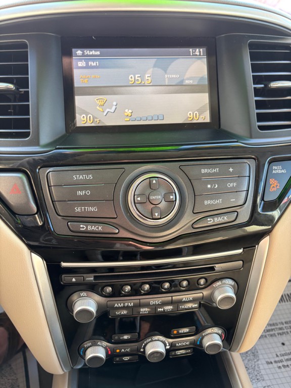 2013 Nissan Pathfinder Image 25