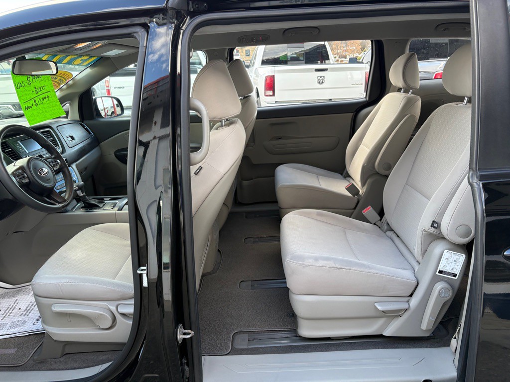 2018 Kia Sedona Image 10