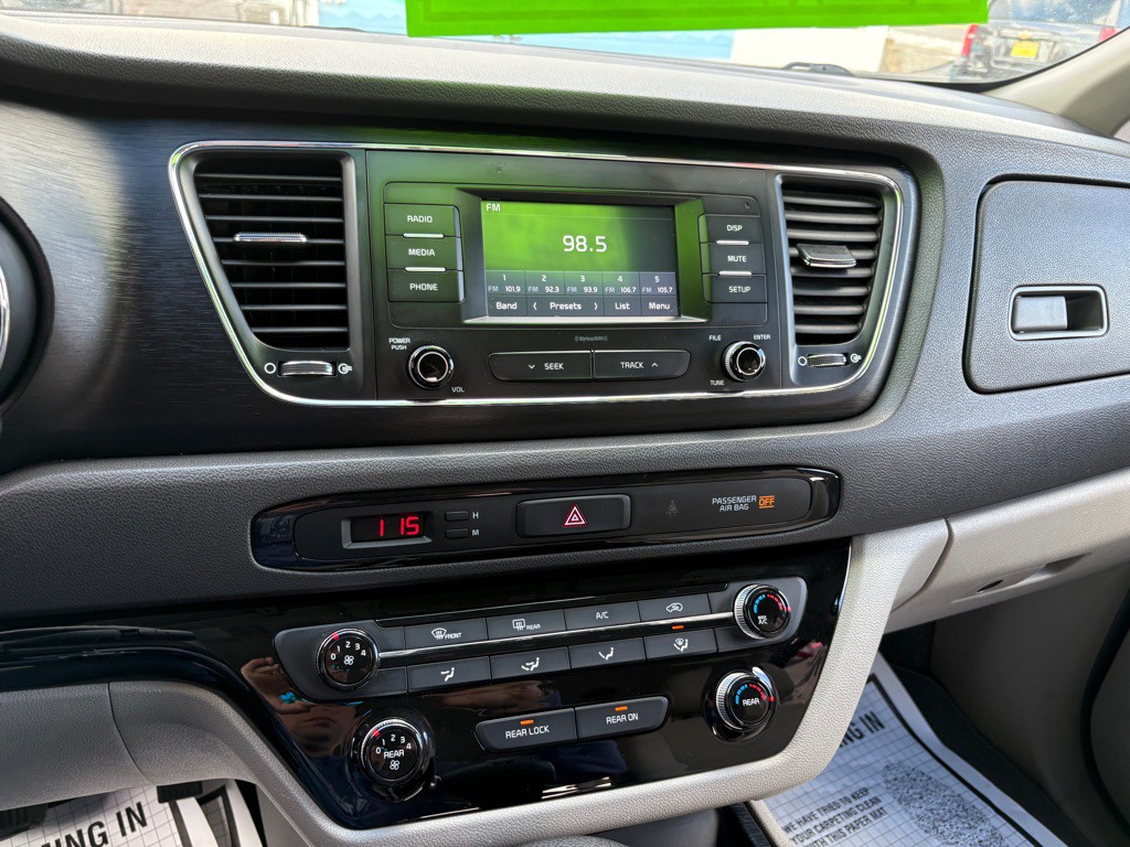 2018 Kia Sedona Image 19