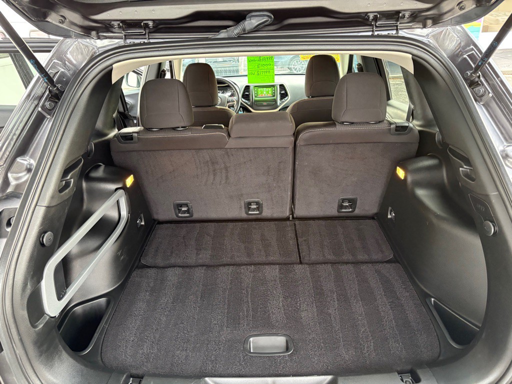 2017 Jeep Cherokee Image 13