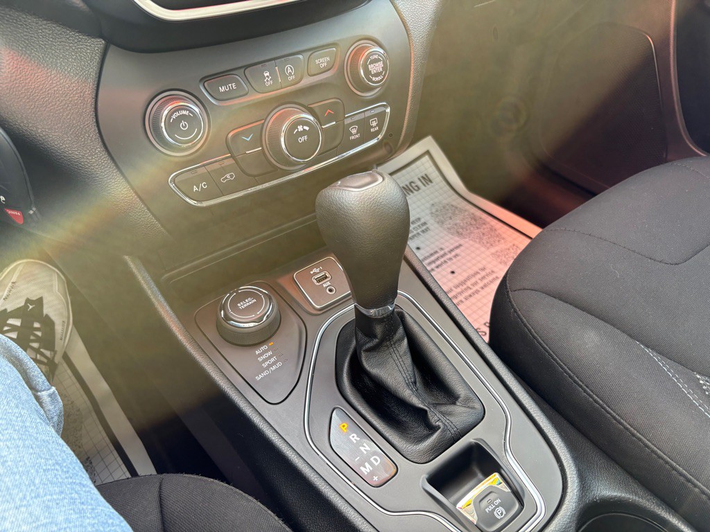 2020 Jeep Cherokee Image 23