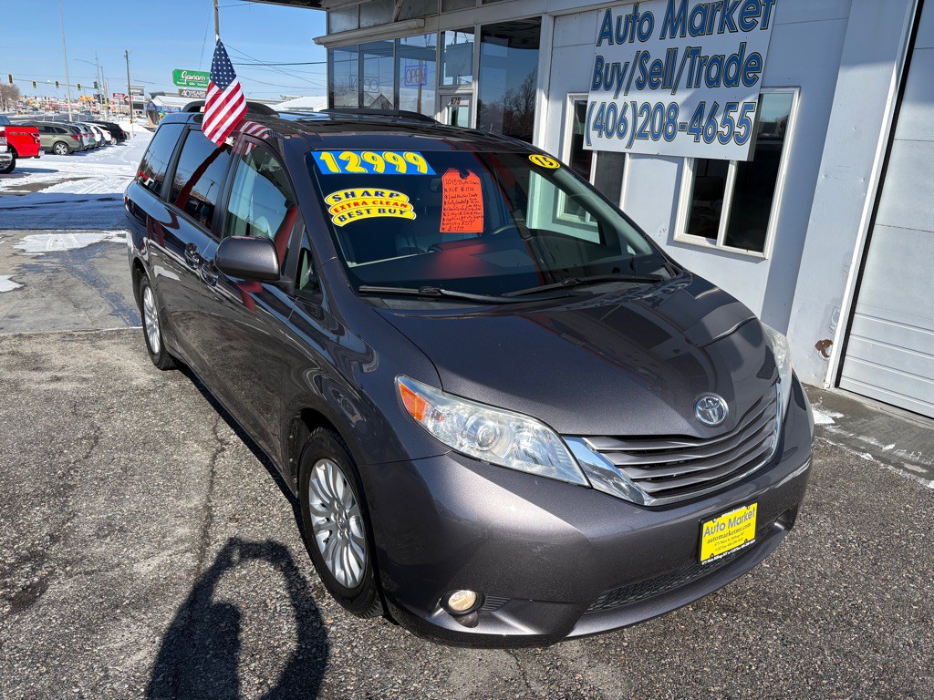 2015 Toyota Sienna Image 1