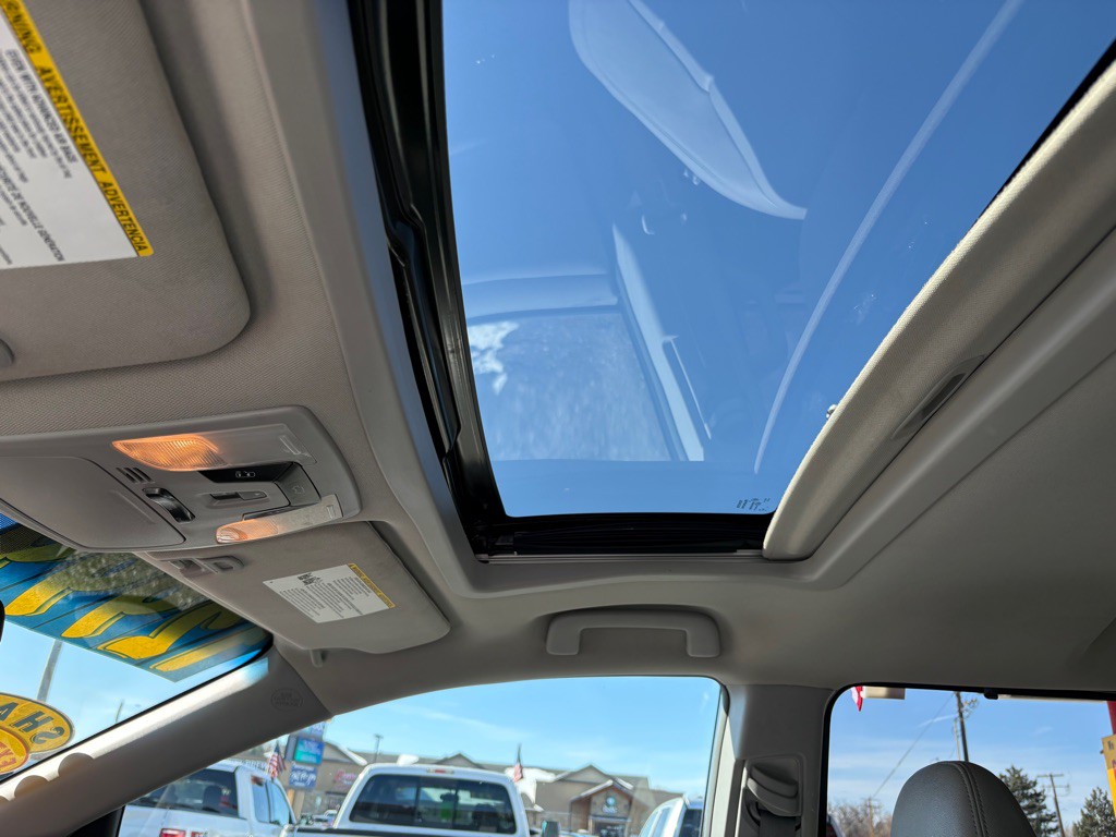 2015 Toyota Sienna Image 8