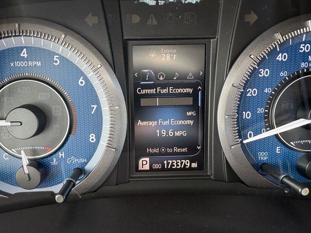 2015 Toyota Sienna Image 23