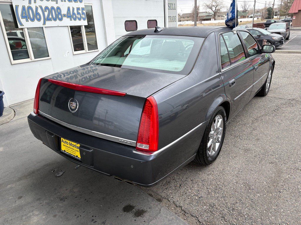 2010 Cadillac DTS Image 5