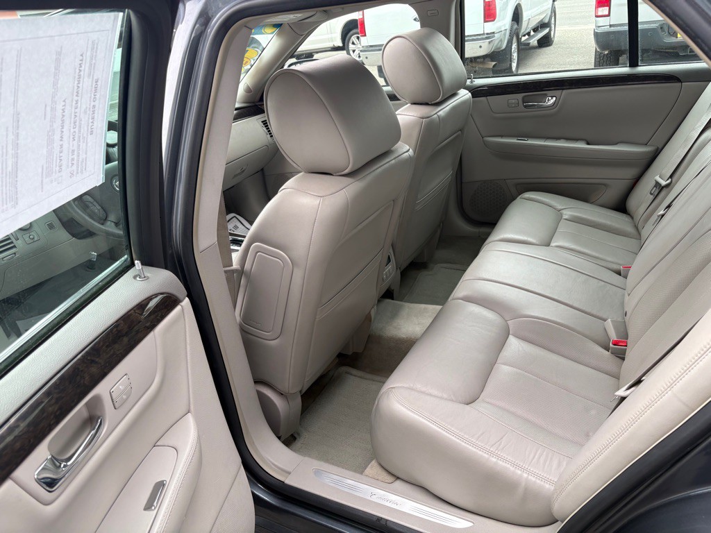 2010 Cadillac DTS Image 13