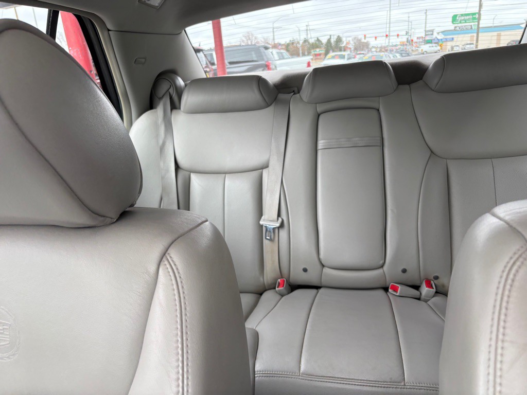 2010 Cadillac DTS Image 23