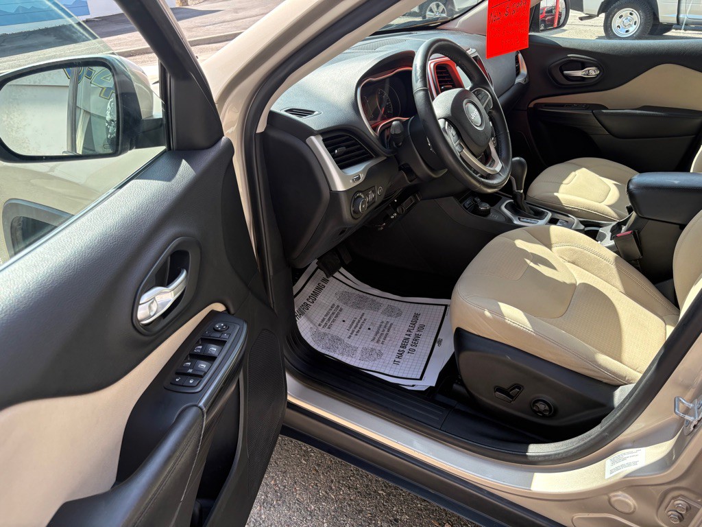 2015 Jeep Cherokee Image 9