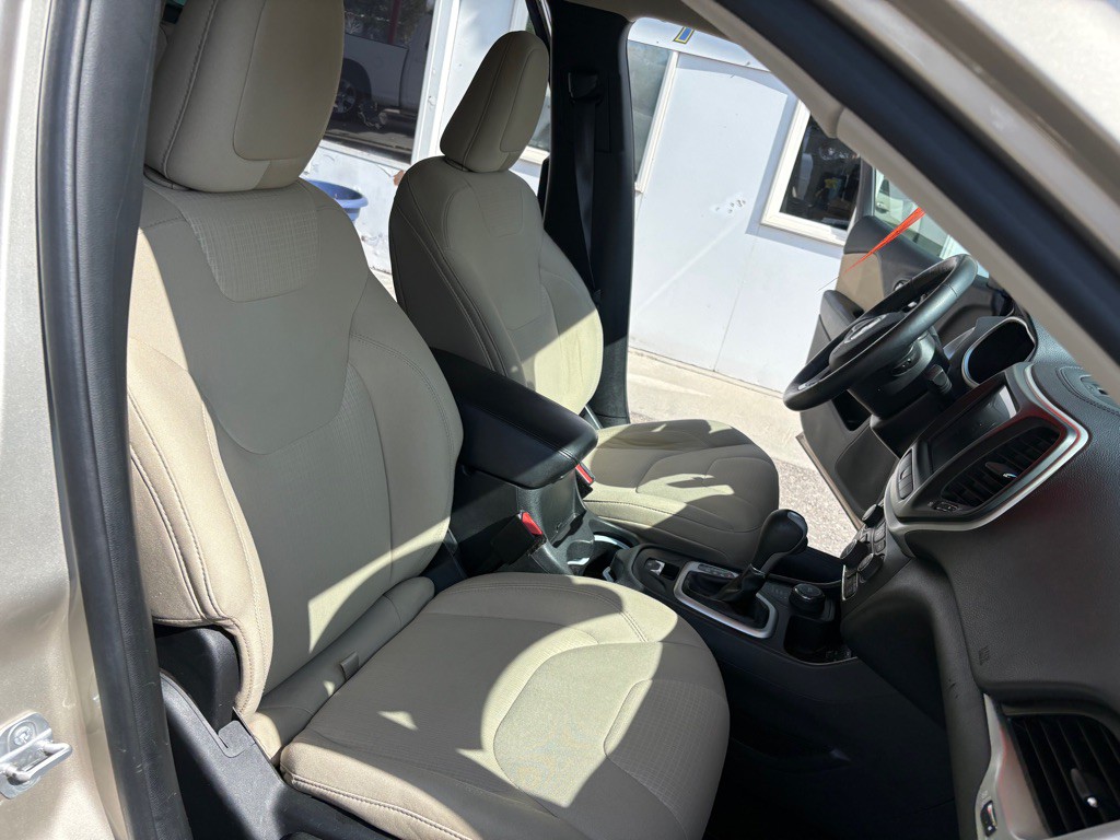 2015 Jeep Cherokee Image 17