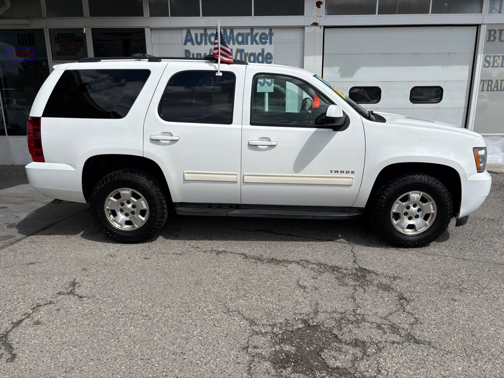 2012 Chevrolet Tahoe Image 2