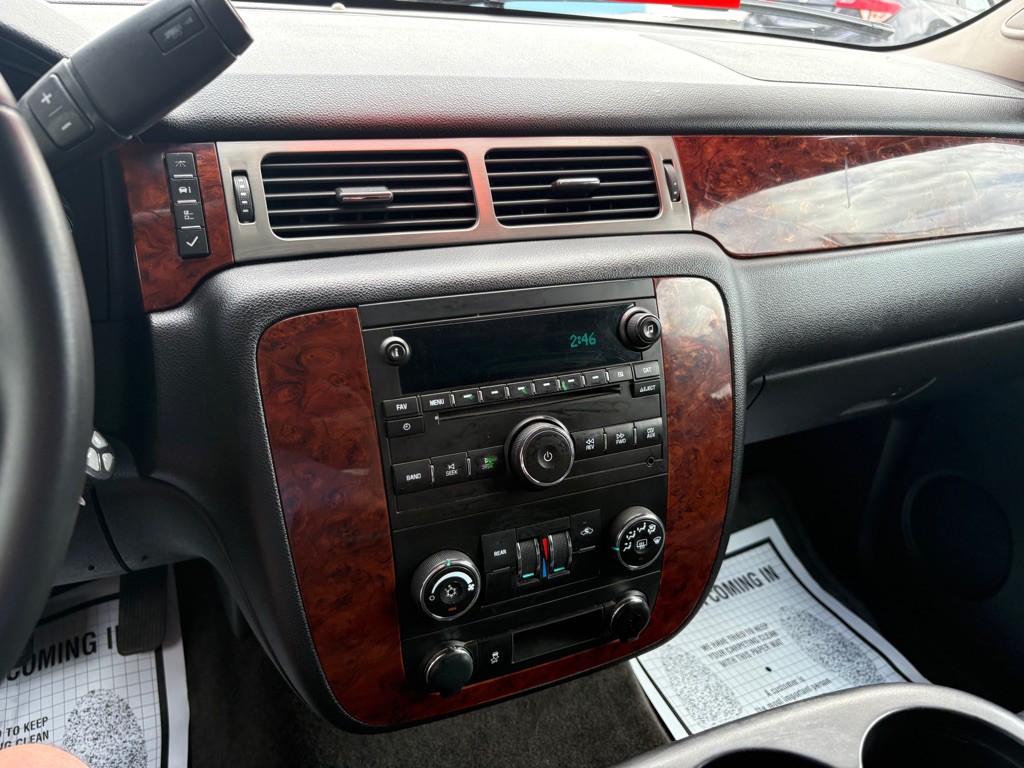 2012 Chevrolet Tahoe Image 17
