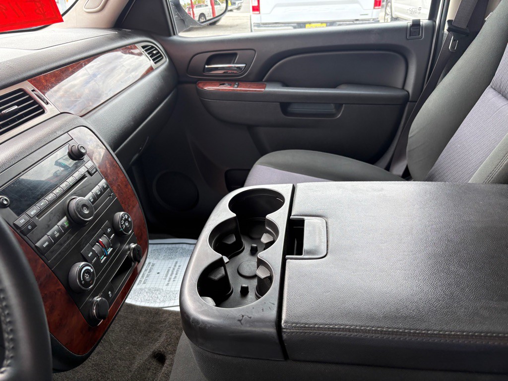 2012 Chevrolet Tahoe Image 18