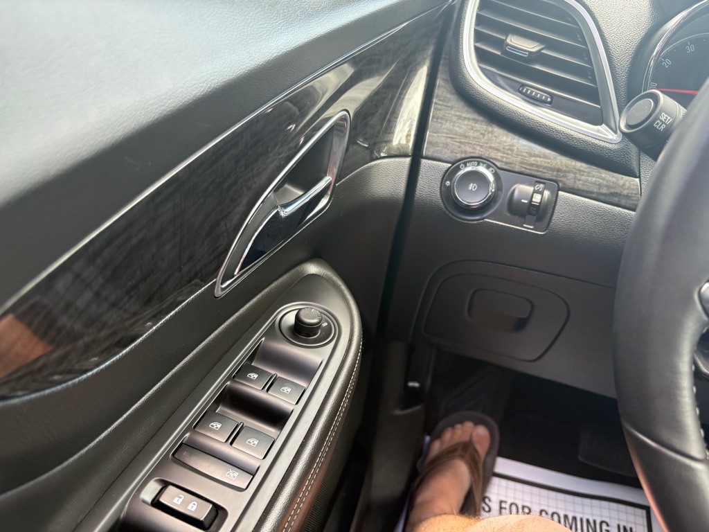 2015 Buick Enclave Image 16