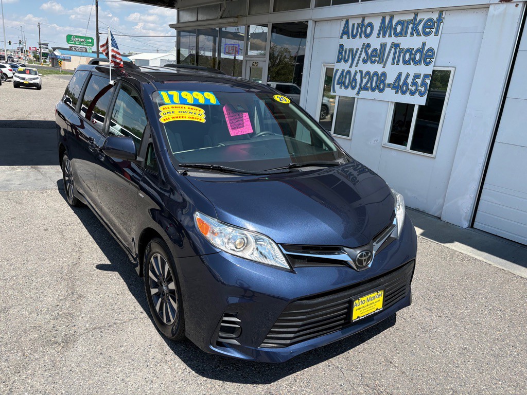 2020 Toyota Sienna Image 2