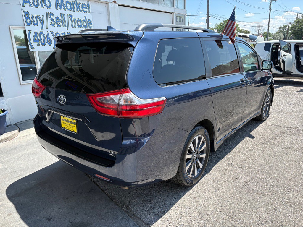 2020 Toyota Sienna Image 7