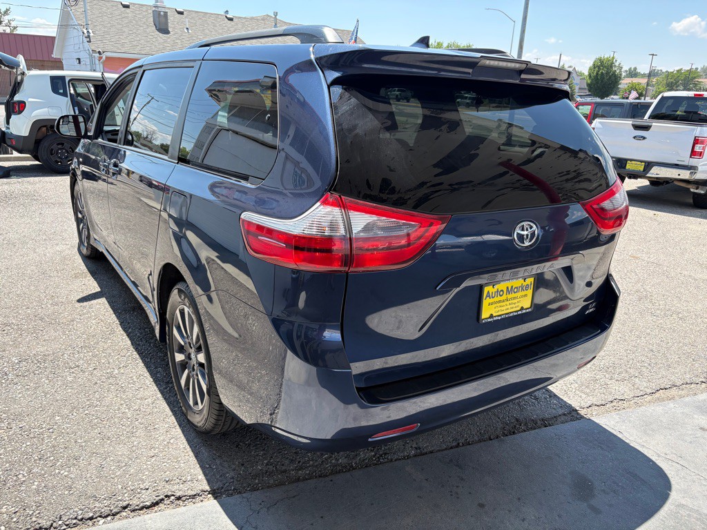 2020 Toyota Sienna Image 10