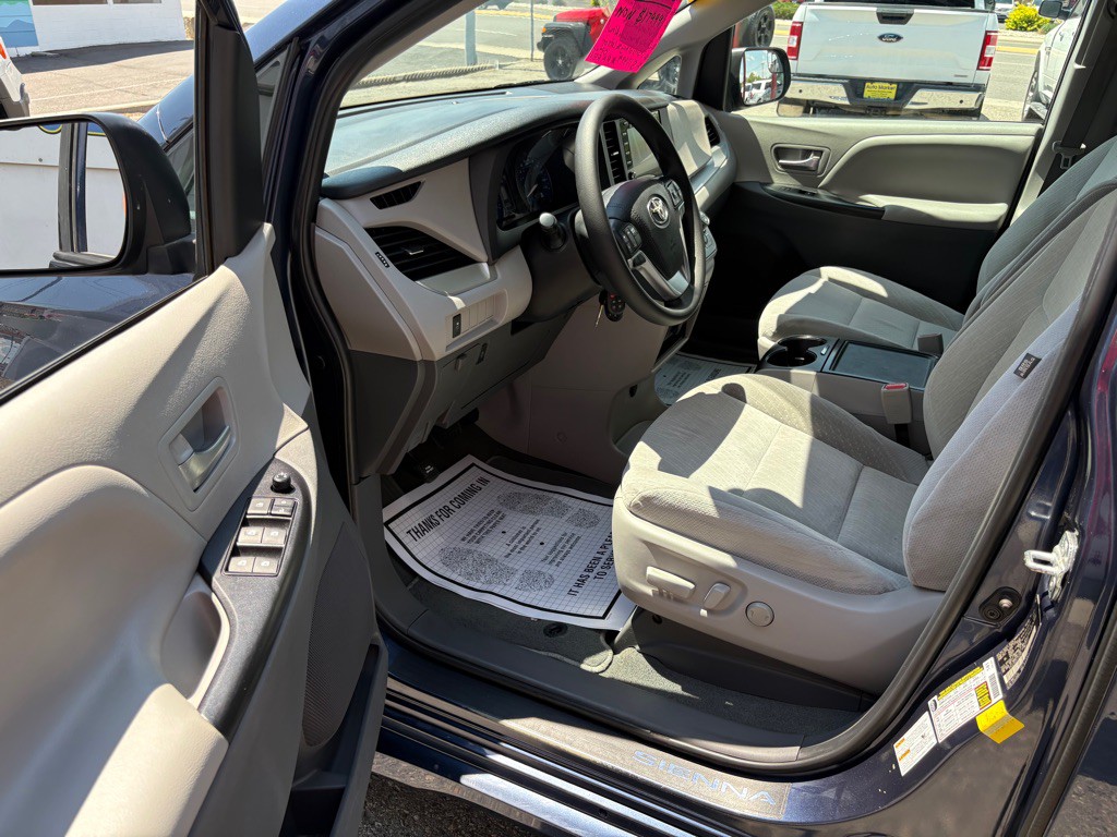 2020 Toyota Sienna Image 13