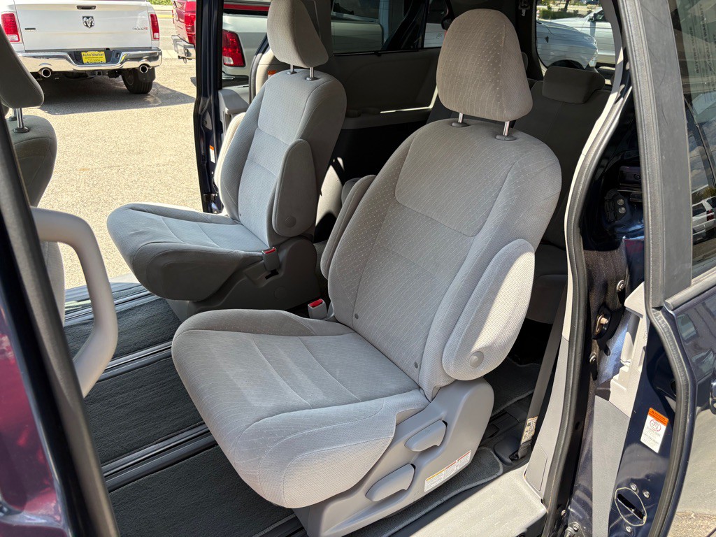 2020 Toyota Sienna Image 15