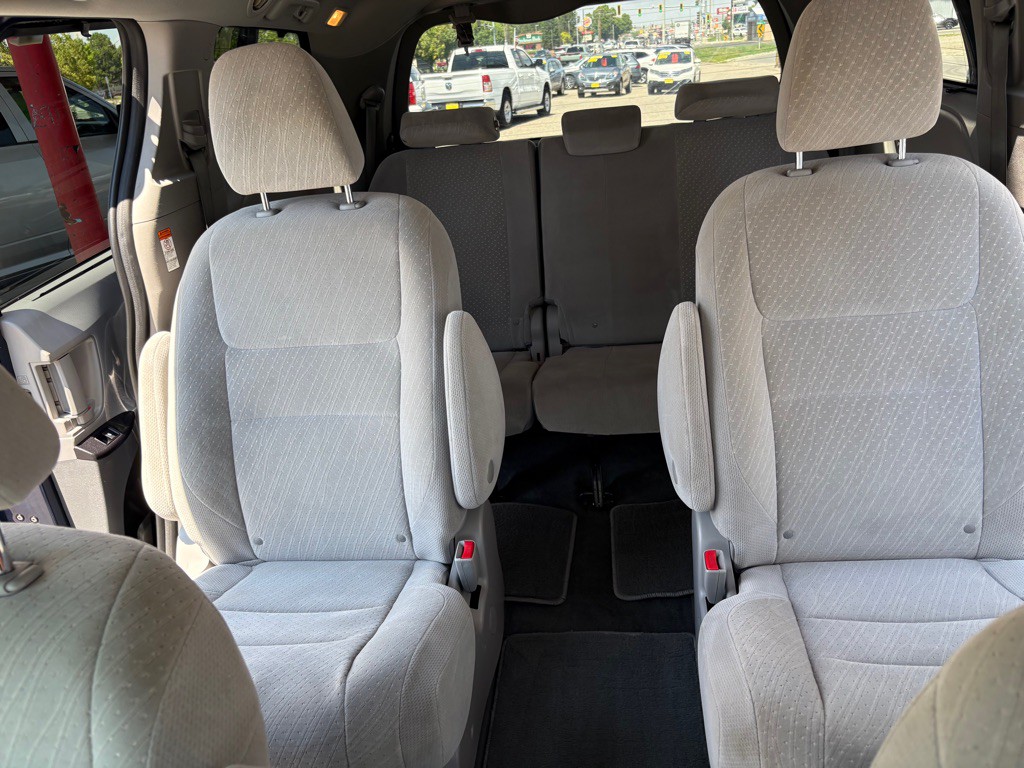 2020 Toyota Sienna Image 16