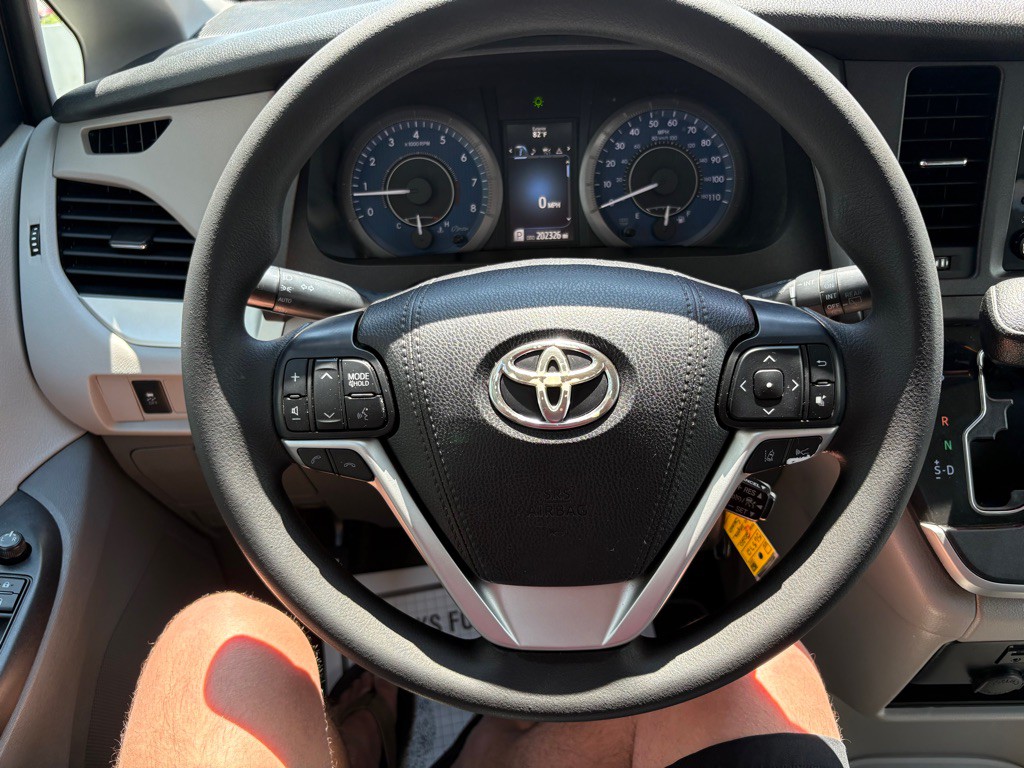 2020 Toyota Sienna Image 24